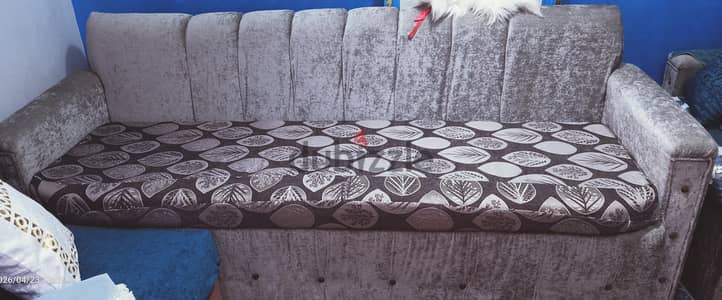 كنبه عمولة بحاله جيده جدا