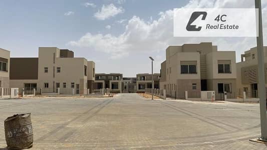 تاون هاوس ميدل ٢٢٤ للبيع، بمقدم وأقساط أقل من سعر السوق، استلام فورى ،فيو لاند سكيب موقع مميز في بالم هيلز القاهرة الجديدة