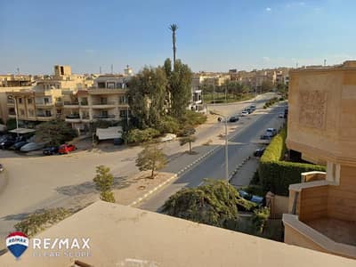 رووف للبيع في البنفسج فيلات بموقع راقٍ وسعر مميز