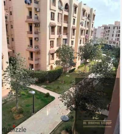 Luxurious apartment in the center of Al-Rehab city, a minute's walk from the get way with air conditioning