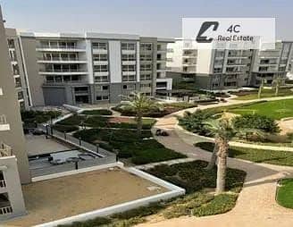 استلام فوري فى مرحلة جاردن ريزيدنس شقة 3 غرف نوم فيو ع الPool للبيع باقل توتال فى الماركت فى هايد بارك التجمع الخامس بالقرب من ماونتن فيو هايد بارك