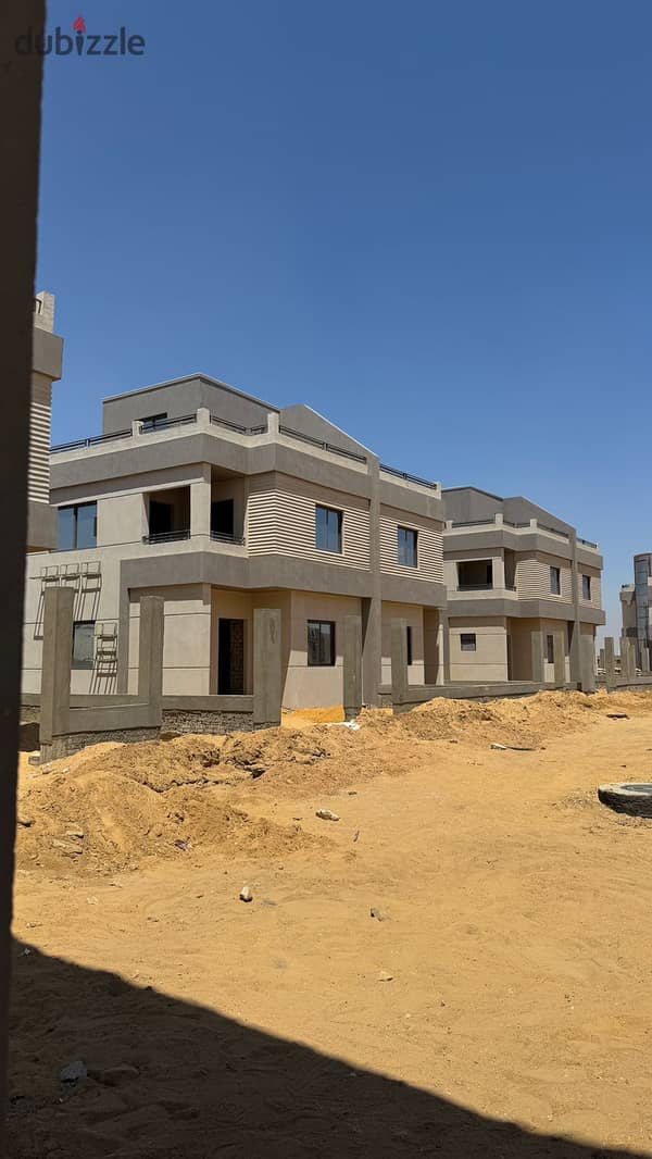 Premium villa with private swimming pool Ready To Move for sale in Sheikh Zayed City