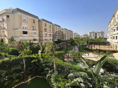 اى ڤيلا ميديل ارضى بجاردن لوكيشن مميز فى ماونتن ڤيو هايد بارك mountain view Hyde Park