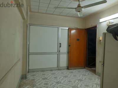 شقة بشارع الجمهورية اسيوط