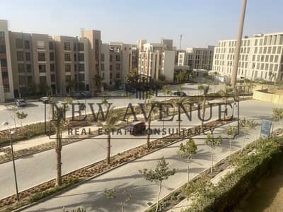 بنتهاوس  ٣ غرف ماستر بڤيو مفتوح و يطل علي النادي للبيع في كمبوند ديستريكت ٥ DISTRICT 5