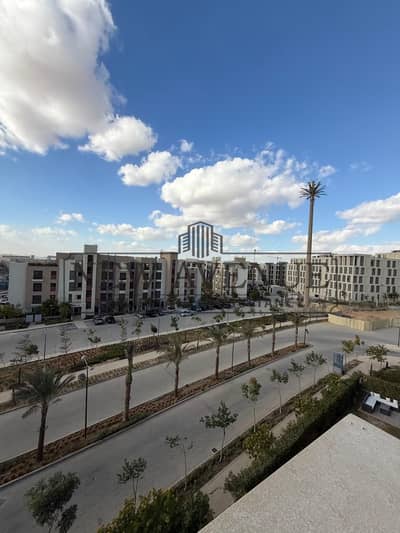 بنتهاوس  ٣ غرف ماستر بڤيو مفتوح و يطل علي النادي للبيع في كمبوند ديستريكت ٥ DISTRICT 5
