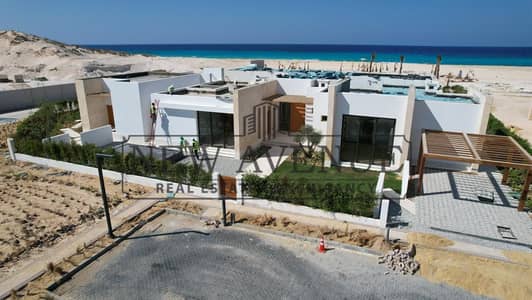 شالية علوي  يري البحر بالكامل متشطب بالتكيفات والمطبخ استلام ٢٠٢٦ بمقدم واقساط للبيع في سيلڤر ساندز شركة اورا Silver Sands by Ora