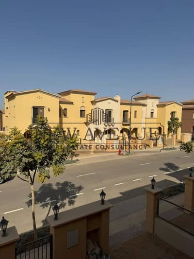 تاون هاوس جاهز للاستلام فيو لاندسكيب فى سيتى جيت City Gate