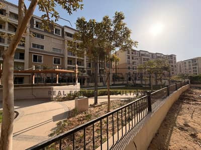 شقة ارضي ١٦٠متر بحديقة ٢١٠متر في سراي القاهرة الجديدة Sarai New Cairo ٣ غرف نوم بحري جاهزة للاستلام طوب أحمر