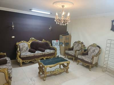 صالون عموله خشب زان بتاع عروسه كانه جديد حرفيا باسيوط نفسها
