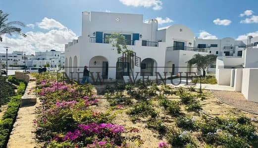 شاليه استلام فوري مفروش بالكامل بالتكيفات يطل علي حديقة للبيع في جريك مراسي إعمار Marassi Greek Emmar