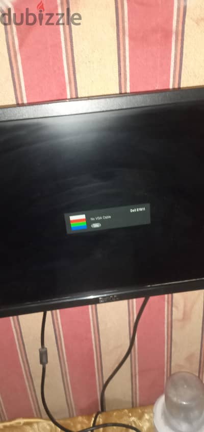 شاشة dell 17 بوصة لل pc دعم جودة 1080×1980 تردد 60hz +حامل الشاشة
