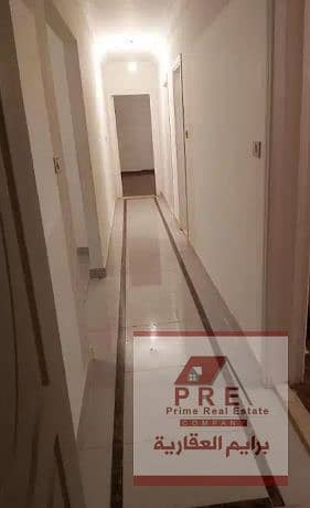 شقه للايجار سكنى ف كليوباترا بالقرب  من البحر - 3 غرف كبار