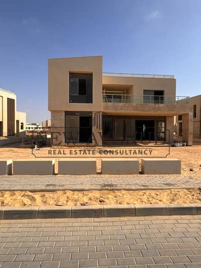 تاون هاوس كورنر متشطب بالكامل  يطل علي لاجون لوكيشن مميز استلام فوري في چون سوديك sodic ٢٠٠ متر