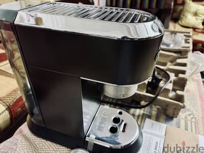 Delonghi Dedica EC. 685 Espresso Machine