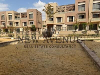 فرصة مميزة في كمبوند  تاون هاوس ميدل الوحيد جراج خاص تحت الأرض استلام فوري جاهز للسكن District 5 من Marakez