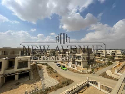 فيلا استلام فوري ٦ غرف ماستر في كمبوند palm hills new cairo في موقع مميز  بأقل من سعر السوق