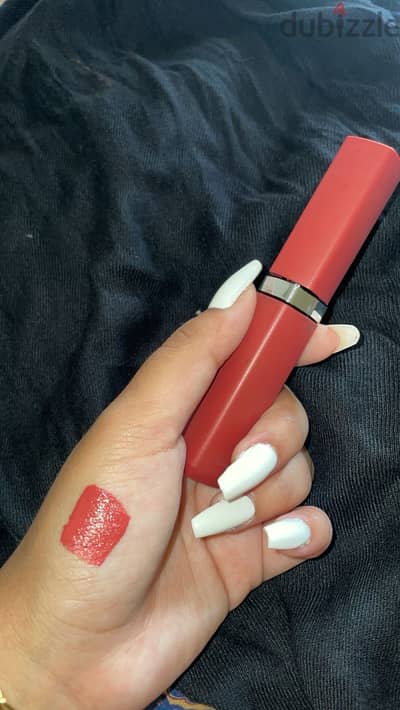 Red lipstick loreal -230 shade