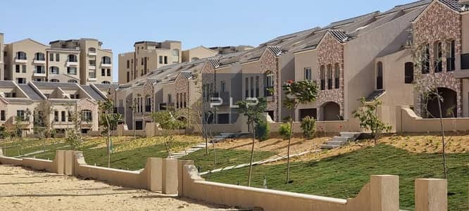 اقل سعر تاون هاوس ريسيل جاهز للاستلام الفوري برايم لوكيشن اوبن فيو ع اللاجون في كمبوند جرين سكوير