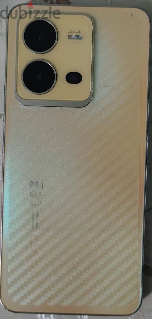 vive v25e Gold 1