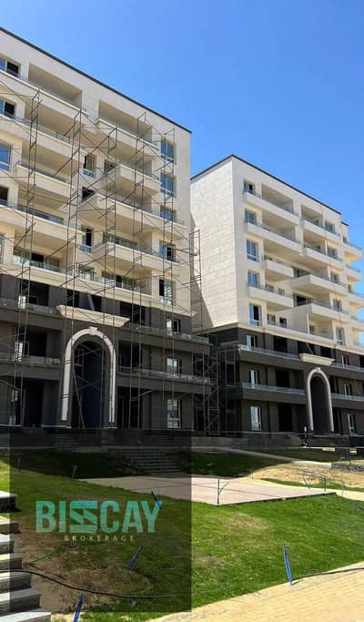Apartment for sale with a prime view overlooking the Diplomatic District. Delivery one year with a 10% down payment and installments over 10 Years