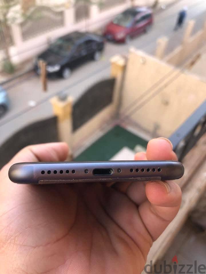 iPhone 11 3