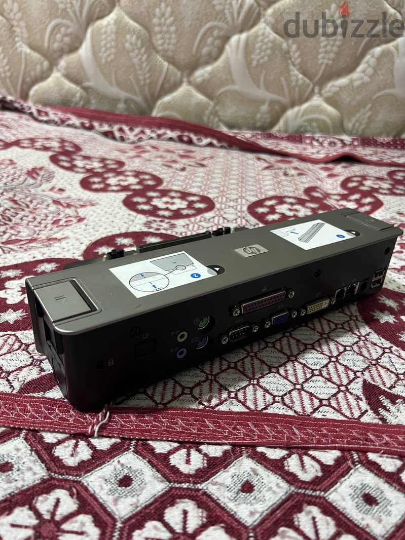 HP docking station 1