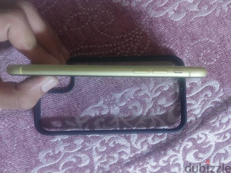 iPhone 11 3