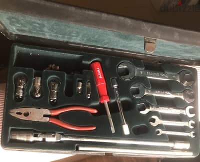 Jaguar car repair tools