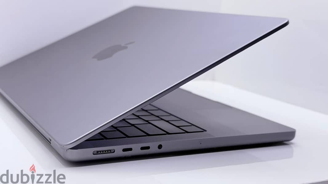 MacBook Pro M2 Pro 14-inch 3