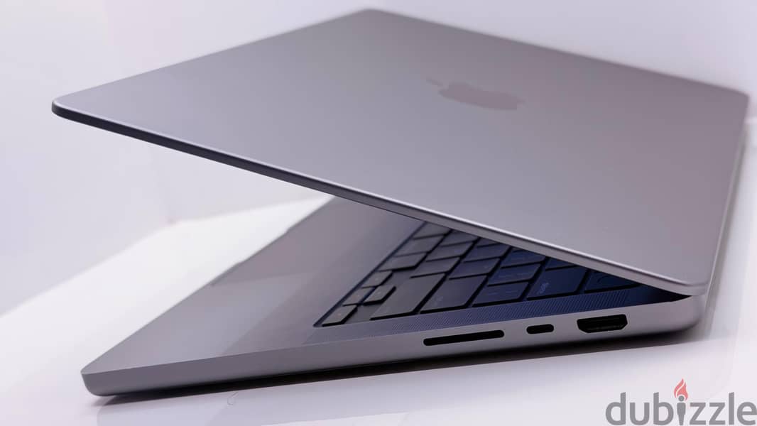 MacBook Pro M2 Pro 14-inch 3