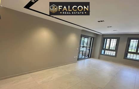 Amidst the largest services in New Cairo, an apartment with a down payment of 900,000, near Katameya, installments available.