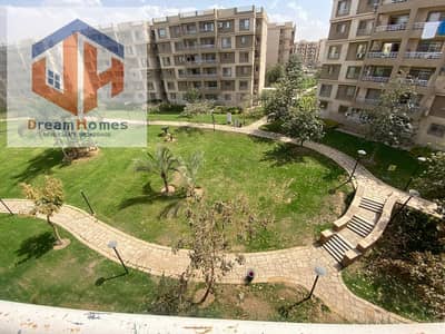 شقة مميزة للبيع على اجمل وايت جاردن