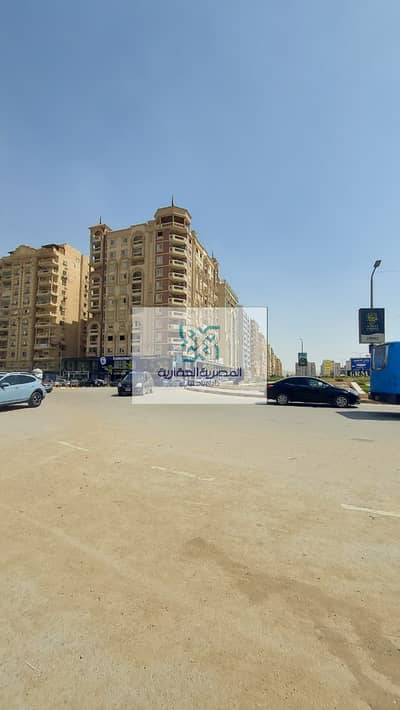 شقه للبيع  زهراء المعادى الشطر السابع  شارع الخمسين الرائيسي بالقرب من مول الخمسين و طريق السخنه بالقرب من الكنيسه  نص تشطيب  واجهه بالكامل