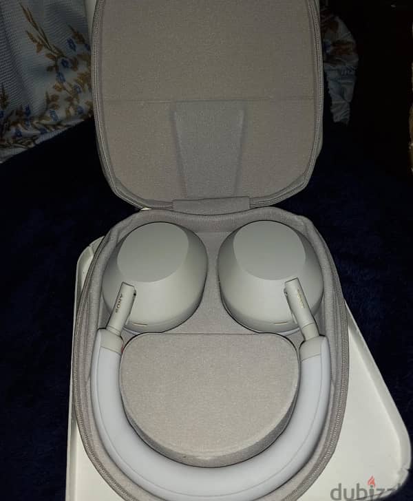 sony wh-1000xm5 headphones 3