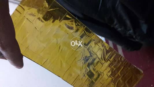 زجاج منقوش يوجد كميات