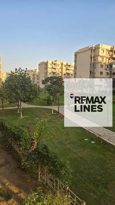 للبيع في مدينتي B6 استلام فورى فيو Wide Garden خطوات من THE strip تشطيب  Ultra Super Lux خالصة بالكامل