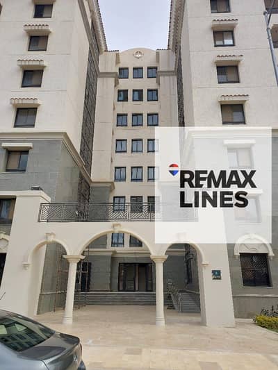 For rent, the law in Compound Celia View Garden is in a very distinguished location close to services, with super lux finishes.