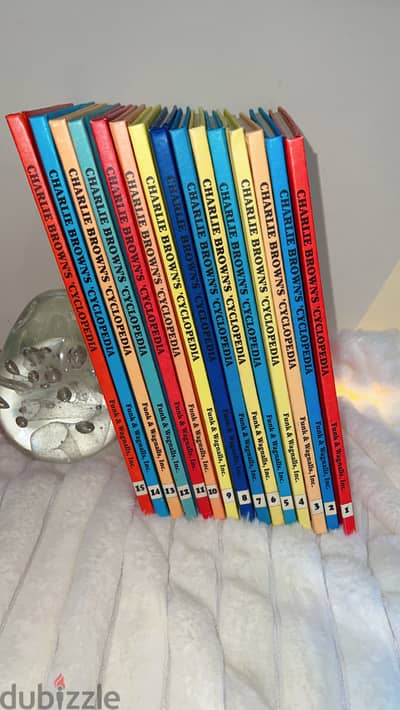 سلسله كتب اطفال CHARLIE BROWN'S CYCLOPEDIA