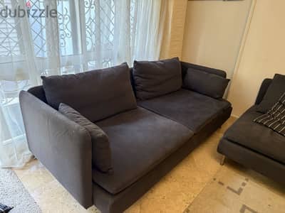 كنبة ايكيا ٣ مقعد بحالة ممتازة