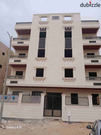 دوبلاكس للبيع في الحي المتميز مدينه بدر مساحه 350+100جاردن قريب من هيبروان وطريق السويس وعلى الحزام الأخضر مباشر على بعد دقائق من الدون تاون ومول مصر٠