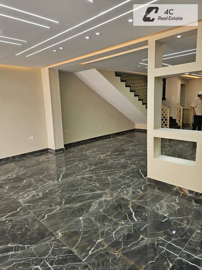 للايجار اي فيلا جاردن-ماونتن فيو اي سيتي جاهزه للسكن بالقرب من جميع الخدمات prime location باقل ايجار شهري متاحه لمده طويله