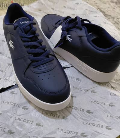 كوتشي Lacoste أصلي جديد بالكرتونة – مقاس 46