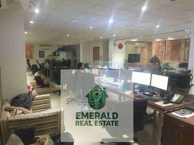 For rent, a furnished, air-conditioned administrative headquarters on the ground floor in Zahra Al-Maadi, in front of Carrefour Al-Maadi and the new axis.