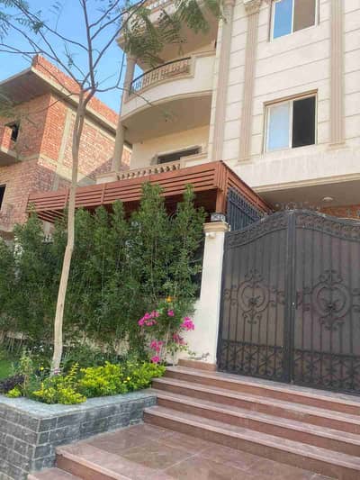 Duplex with villa level with private entrance, immediate delivery, Al-Qarnfal Villas
