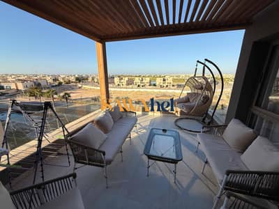 دوبلكس فاخر للإيجار في Hacienda Bay – الساحل الشمالي   موقع مميز جدًا  خطوات إلى الكلوب هاوس & اللايك يارد  فيو مباشر على حمام السباحة