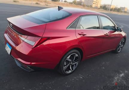 Hyundai Elantra 2021 -