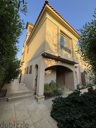 Twin house in el sherouk