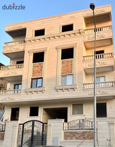 شقه للبيع نصف تشطيب غرب سوميد المجاوره التاسعه بجوار مجمع البنوك 6 اكتوبر الجيزه