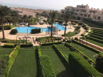 شالية متشطب تشكيب كامل و مفروش للبيع في لافيستا4 السخنة  la vista 4 sokhna مع التكيفات وبعض الاجهزة استلام فوري فيو مفتوح علي جاردنز ومسبح